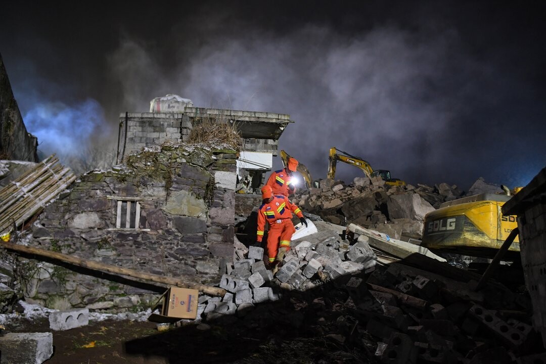 Оползень в отдаленной деревне Каокалам на Папуа - Новой Гвинее унес жизни около 100 человек
